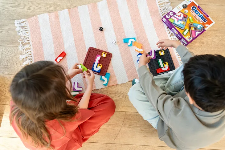 smart-games-genius-connection-eng-iuvi-games-material-plastik