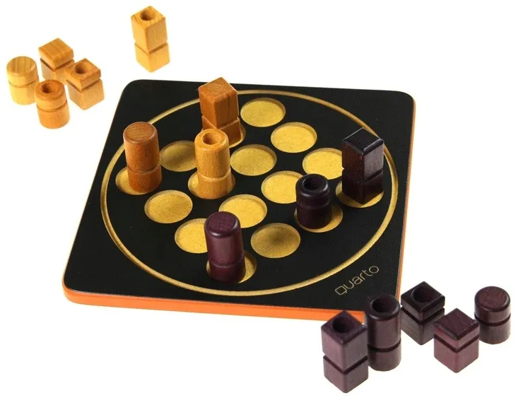 gigamic-quarto-mini-iuvi-games-rodzaj-podstawa
