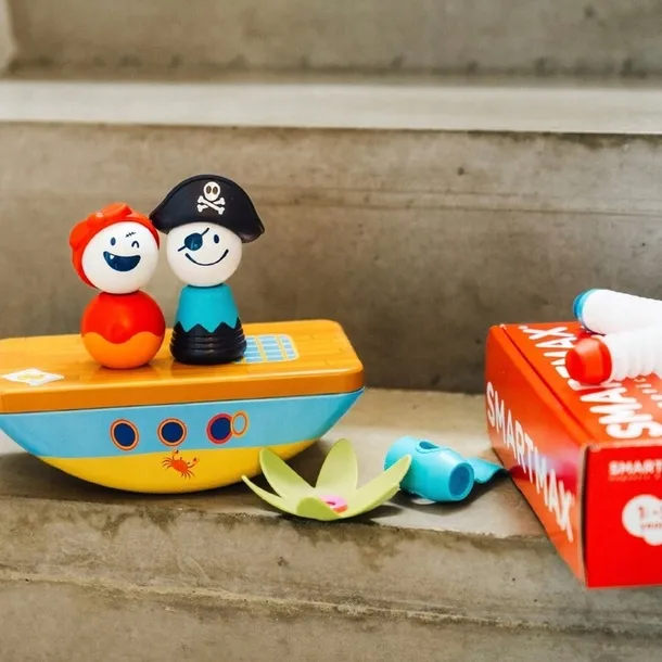 smart-max-my-first-pirates-iuvi-games-material-plastik