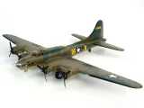 b-17f-memphis-belle-1-48-model-boeing-b-17f-memphis-belle