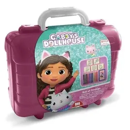 koci-domek-gabi-pieczatki-w-walizce