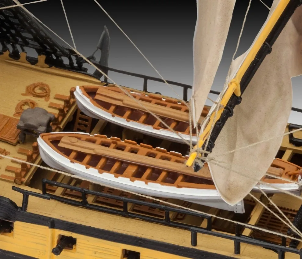 model-set-h-m-s-victory