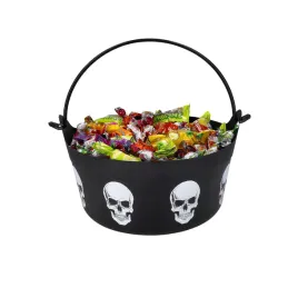 wiaderko-kociolek-plastikowy-na-slodycze-czarny-w-czaszki-halloween-24cm