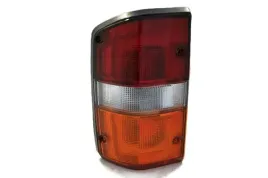 nissan-patrol-87-97-lampa-tylna-lewa