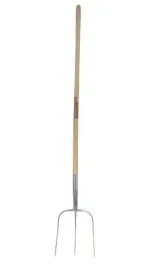widly-z-trzonkiem-z-jesionu-woskowanego-135cm-3-zeby-kerbl