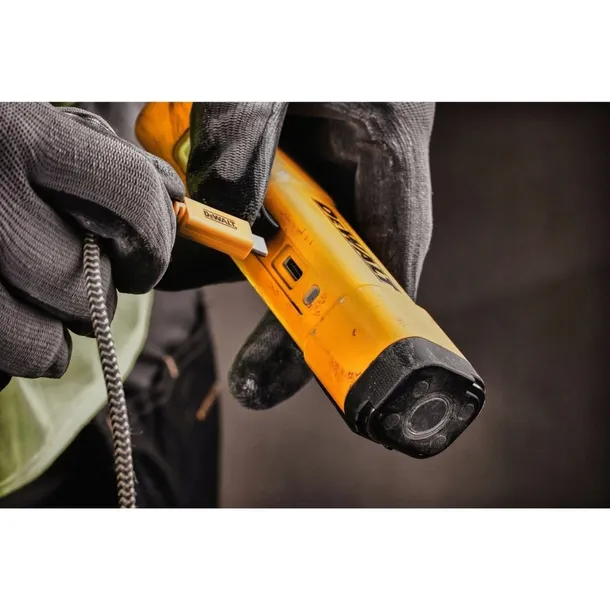 2x-dewalt-latarka-led-usb-dcl183-marka-dewalt