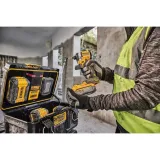 toughsystem-2-0-ladowarka-2x4a-stan-nowy-kod-taryfy-celnej-84679900