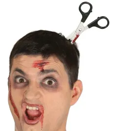 opaska-sztuczne-nozyczki-w-glowie-zombie-plastik