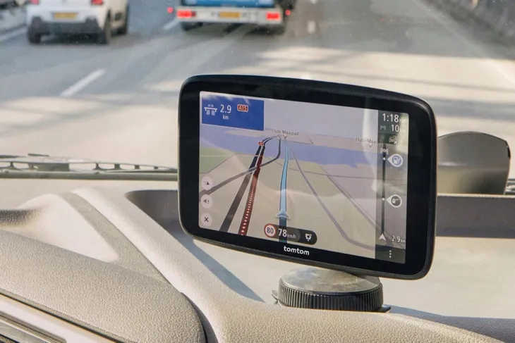 2x-nawigacja-tomtom-go-expert-7-plus-zasilanie-akumulatorowe-gniazdo-zapalniczki-samochodowej