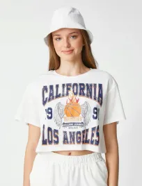 koton-bialy-krotki-t-shirt-z-nadrukiem-basket-i-california-l-7aa