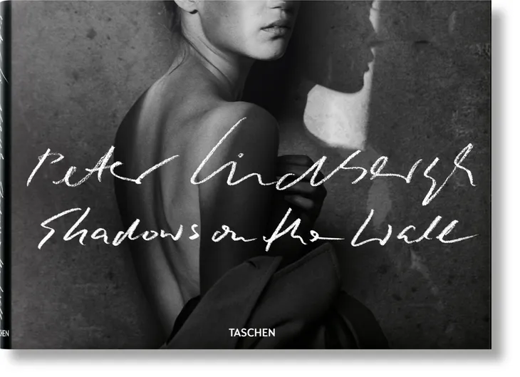 peter-lindbergh-shadows-on-the-wall