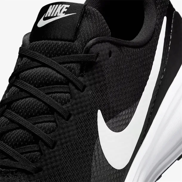 revolution-8-rozmiar-39-marka-nike