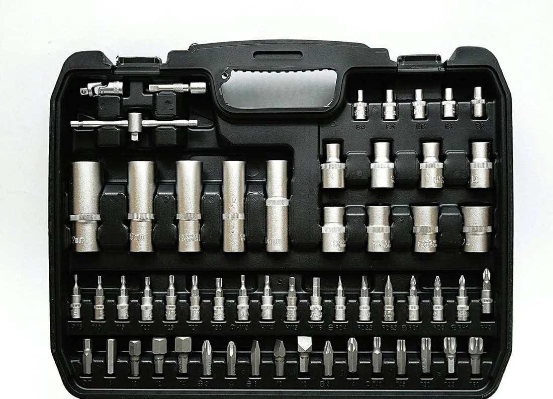 zestaw-kluczy-108el-silver