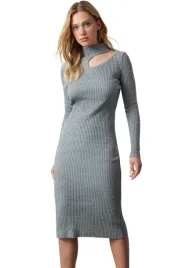 trendyol-szara-sweterkowa-sukienka-midi-z-dekoltem-golf-i-wycieciem-36-5-a