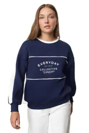 trendyol-granatowa-bluza-z-bialymi-wstawkami-i-nadrukiem-38-5ea