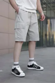 gladkie-bezowe-spodenki-meskie-z-kieszeniami-cargo-xxl-5ia