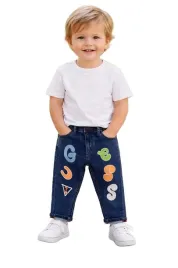 guess-spodnie-jeansowe-dzieciece-z-naprasowanymi-literami-64-70-gga