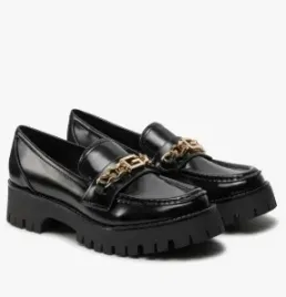guess-czarne-lakierowane-mokasyny-z-lancuchem-na-platformie-41-gga