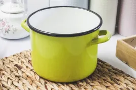garnek-emaliowany-tradycyjny-zielony-525l-20cm-elo-pol-makaronu-rosolu