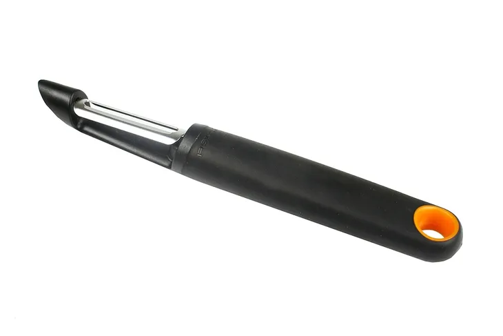 fiskars-obieraczka-pionowa-functional-form