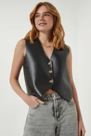 czarna-elegancka-kamizelka-damska-ze-skorzana-faktura-38-5ga-38-5ga