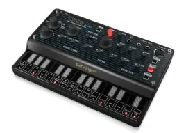 behringer-ub-xa-mini-syntezator-analogowy