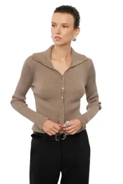 trendyol-sweter-damski-bezowy-prazkowany-z-guzikami-i-kolnierzykiem-m-5ea