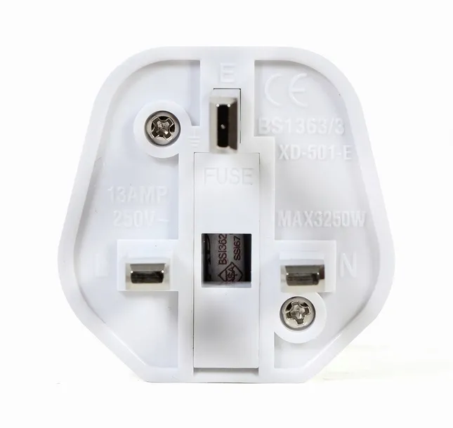 gembird-adapter-ac-uk-do-eu-schuko-13a-kod-producenta-a-ac-eufukm-01