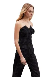 trendyol-czarna-elegancka-kamizelka-damska-w-paski-z-kwiatem-36-5ea