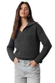 trendyol-sweter-damski-gladki-z-kolnierzykiem-i-dekoltem-v-s-5ea