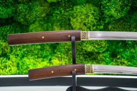 zestaw-daisho-shirasaya-t10-gen-3-s1-3-wakizashi-and-tanto-or-przedluzane-rekojesci-surowe-drewno