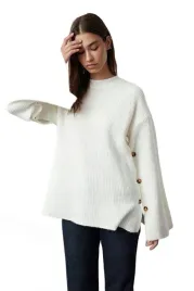 trendyol-bialy-sweter-z-guzikami-i-rozszerzanymi-rekawami-m-5ea