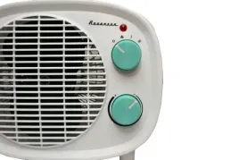 termowentylator-z-2-stopniami-grzania-i-poziomem-chlodzenia-2000-w-bialy