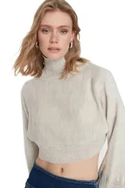 trendyol-krotki-sweter-damski-z-golfem-bezowy-odsloniety-brzuch-s-5ea