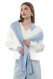 trendyol-sweter-damski-z-dekoltem-v-w-kolorze-bialo-niebieskim-s-5ea