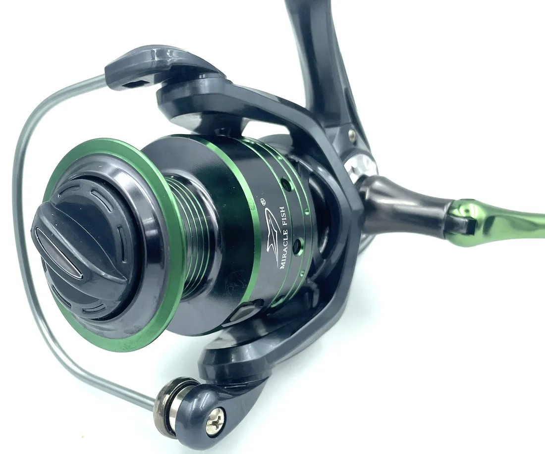 kolowrotek-miracle-fish-spinning-ax2000