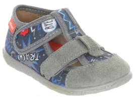kapcie-chlopiece-do-przedszkola-szerokie-z-regulacja-milami-118-na-rzepy