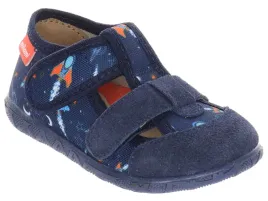 kapcie-chlopiece-do-przedszkola-szerokie-z-regulacja-milami-118-na-rzepy