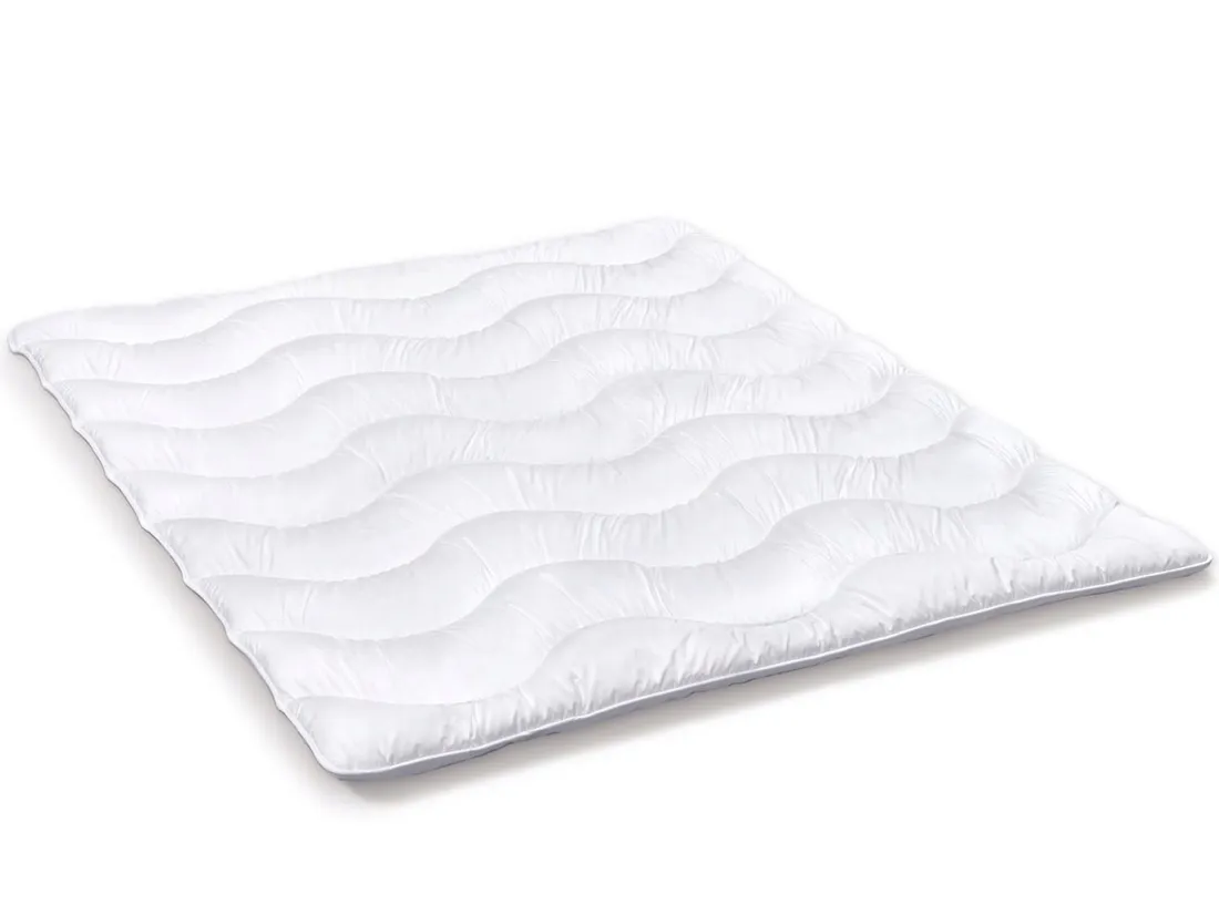 koldra-classic-180x200-material-wypelnienia-wlokna-poliestrowe