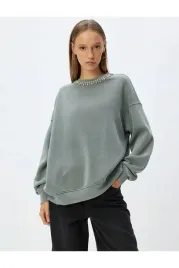 koton-bluza-damska-szara-z-ozdobnymi-cyrkoniami-przy-dekolcie-m-5ga
