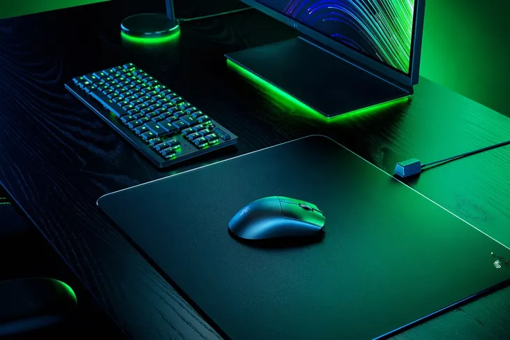 2x-myszka-razer-viper-v3-hyperspeed-profil-myszy-praworeczna