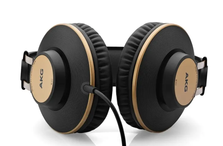 2x-sluchawki-akg-k92-konstrukcja-zamknieta
