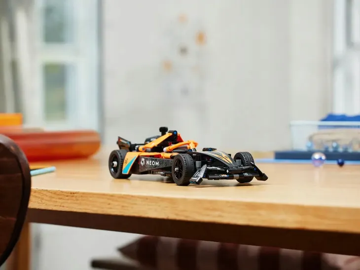 klocki-lego-technic-neom-mclaren-formula-e-race-car-informacje-dot-bezpieczenstwa-i-zgodnosci-produktu-nie-nadaje-sie-dla-dzieci-w-wieku-ponizej-36-miesiecy