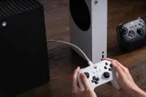 2x-pad-8bitdo-ultimate-3-mode-xbox-gamepad-white-zasilanie-akumulatorowe-usb