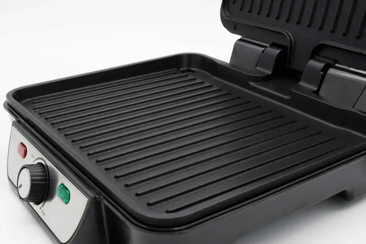 2x-grill-esperanza-ekg007-funkcje-automatyczne-wylaczanie-odprowadzanie-tluszczu-redukcja-tluszczu