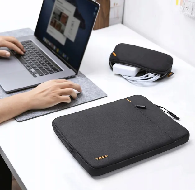 2x-etui-tomtoc-defender-a13-14-czarny-liczba-komor-1