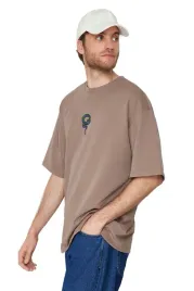 trendyol-man-meski-t-shirt-z-okraglym-dekoltem-i-naszywka-wzor-waz-m-5da