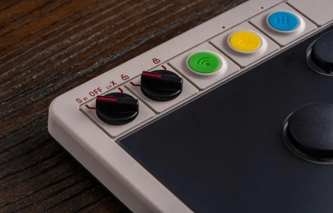 2x-pad-8bitdo-arcade-controller-nsw-pc-marka-8bitdo