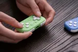 2x-kontroler-bezprzewodowy-8bitdo-micro-bluetooth-gamepad-waga-47-g