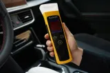 2x-alkomat-alcolife-go-cechy-dodatkowe-czujnik-przeplywu-powietrza-licznik-pomiarow-mozliwosc-wyboru-jednostki-pamiec-pomiarow